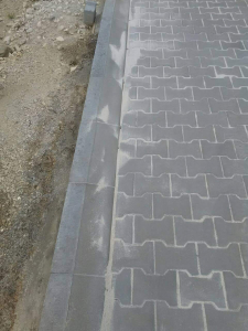 Редене на паваж и бордюри